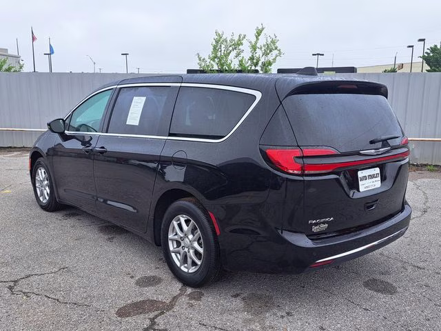 2025 Diamond Black Chrysler Pacifica Select FWD Van