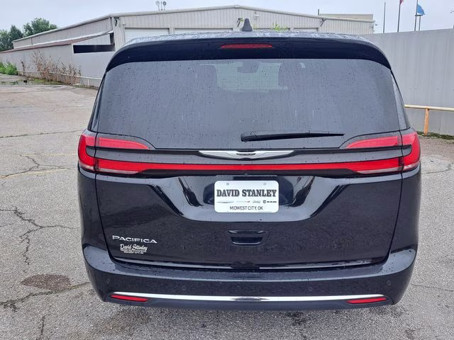 2025 Diamond Black Chrysler Pacifica Select FWD Van
