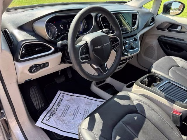 2024 Silver Mist Clearcoat Chrysler Pacifica Touring L FWD Van