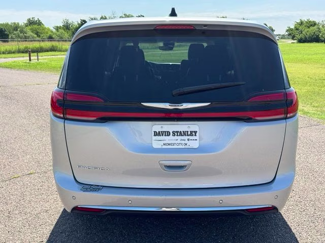 2024 Silver Mist Clearcoat Chrysler Pacifica Touring L FWD Van