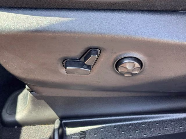 2025 Diamond Black Chrysler Pacifica Select FWD Van