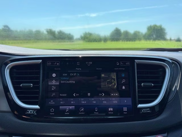 2025 Diamond Black Chrysler Pacifica Select FWD Van