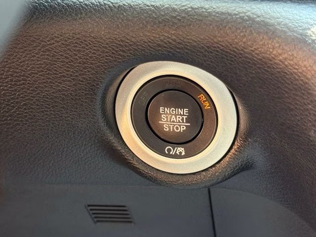 2025 Diamond Black Chrysler Pacifica Select FWD Van