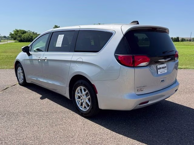 2023 Silver Mist Clearcoat Chrysler Voyager LX FWD Van