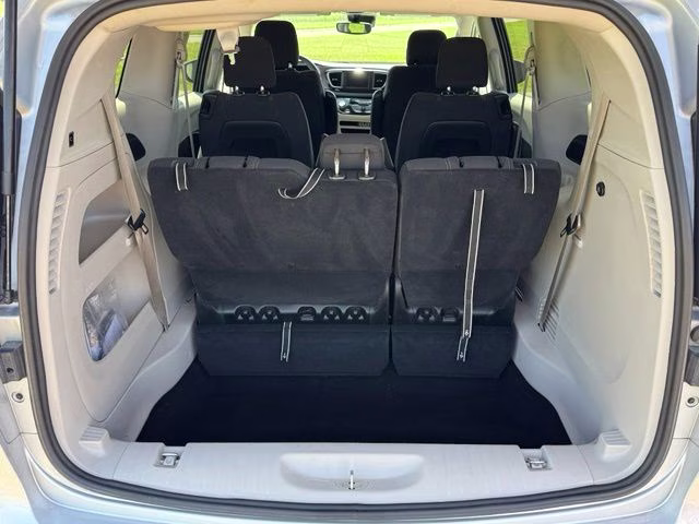 2023 Silver Mist Clearcoat Chrysler Voyager LX FWD Van