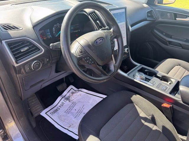 2022 Gray Metallic Ford Edge SE AWD SUV