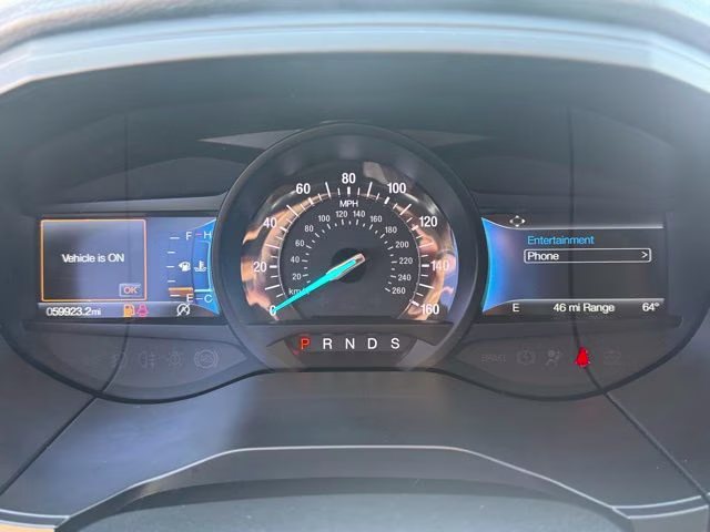 2022 Gray Metallic Ford Edge SE AWD SUV
