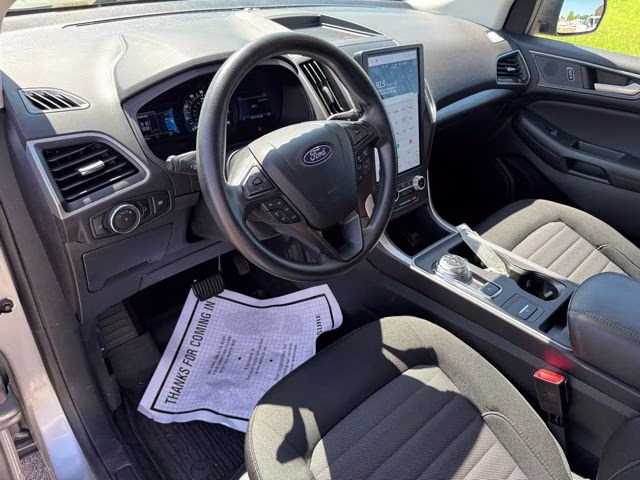 2024 Silver Metallic Ford Edge SE AWD SUV