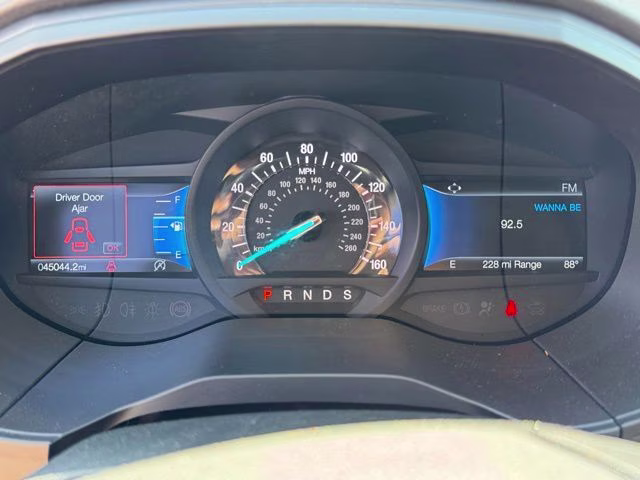 2024 Silver Metallic Ford Edge SE AWD SUV