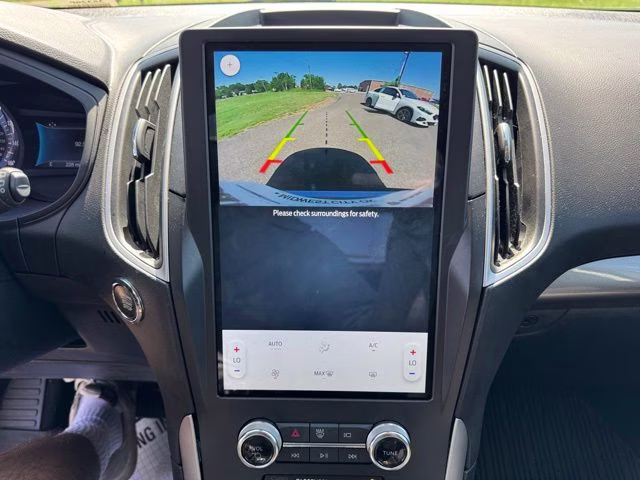 2024 Silver Metallic Ford Edge SE AWD SUV