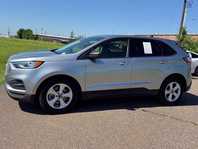 2024 Silver Metallic Ford Edge SE AWD SUV