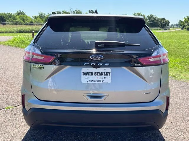 2024 Silver Metallic Ford Edge SE AWD SUV