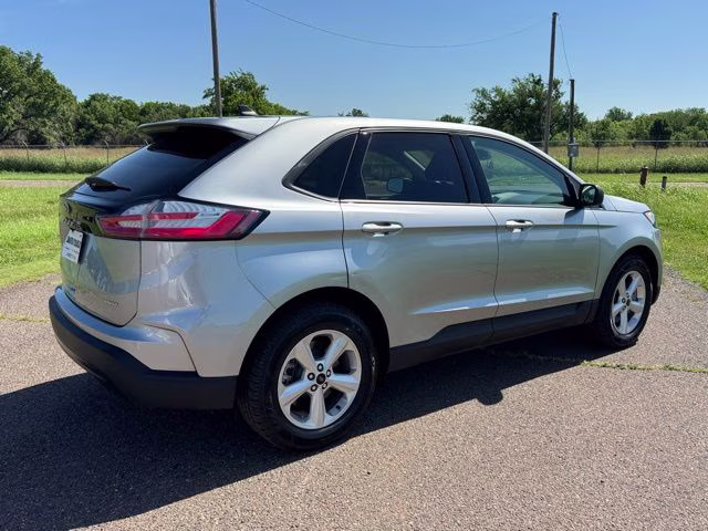 2024 Silver Metallic Ford Edge SE AWD SUV