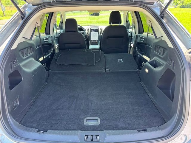 2024 Silver Metallic Ford Edge SE AWD SUV