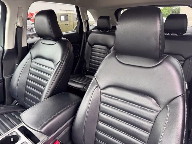 2024 White Metallic Ford Edge SEL AWD SUV