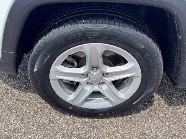 2023 Bright White Clearcoat Jeep Compass Sport 4X4 SUV