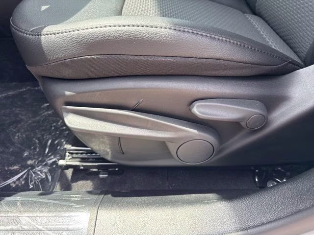 2026 Silver Zynith Metallic Clearcoat Jeep Compass Latitude 4X4 SUV