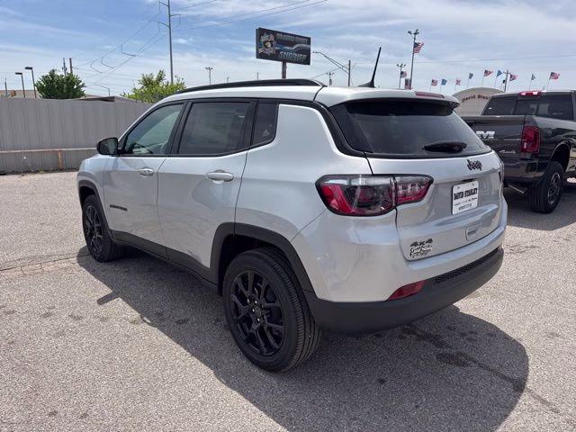 2026 Silver Zynith Metallic Clearcoat Jeep Compass Latitude 4X4 SUV