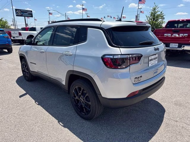 2026 Silver Zynith Metallic Clearcoat Jeep Compass Latitude 4X4 SUV