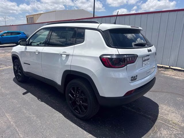 2026 Bright White Clearcoat Jeep Compass Latitude 4X4 SUV