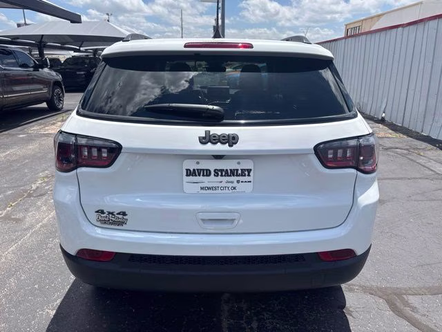 2026 Bright White Clearcoat Jeep Compass Latitude 4X4 SUV