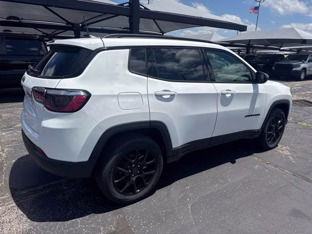 2026 Bright White Clearcoat Jeep Compass Latitude 4X4 SUV