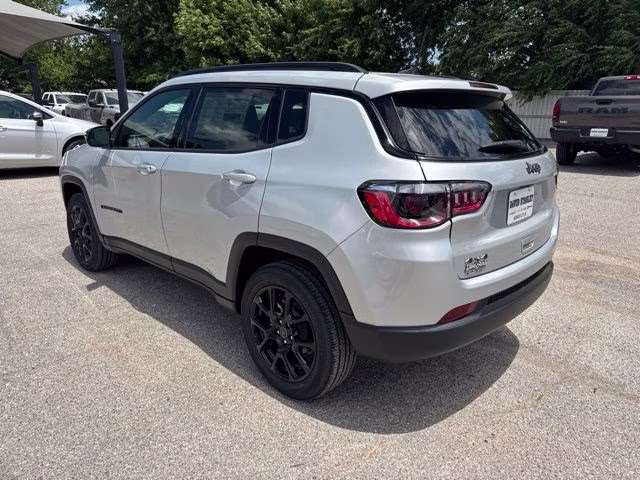 2026 Silver Zynith Metallic Clearcoat Jeep Compass Latitude 4X4 SUV