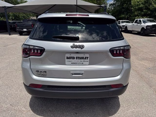 2026 Silver Zynith Metallic Clearcoat Jeep Compass Latitude 4X4 SUV