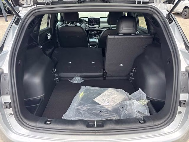 2026 Silver Zynith Metallic Clearcoat Jeep Compass Latitude 4X4 SUV