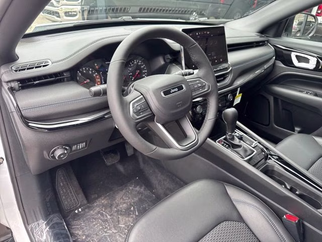 2026 Bright White Clearcoat Jeep Compass Latitude 4X4 SUV