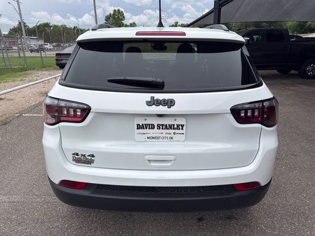 2026 Bright White Clearcoat Jeep Compass Latitude 4X4 SUV