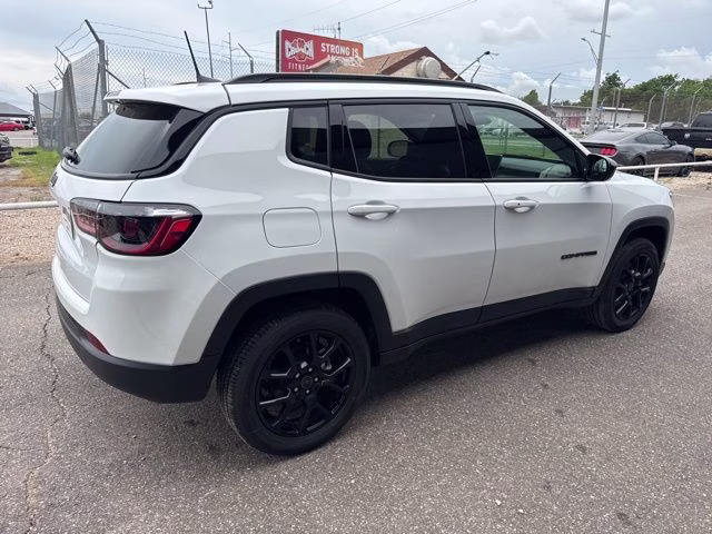 2026 Bright White Clearcoat Jeep Compass Latitude 4X4 SUV