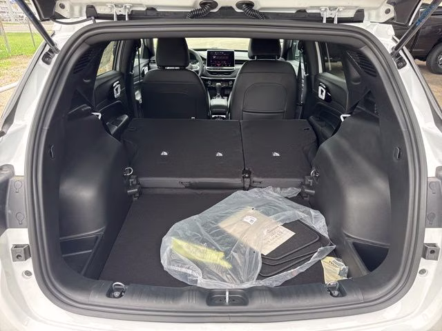 2026 Bright White Clearcoat Jeep Compass Latitude 4X4 SUV