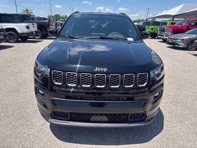 2026 Diamond Black Crystal Pearlcoat Jeep Compass Latitude 4X4 SUV