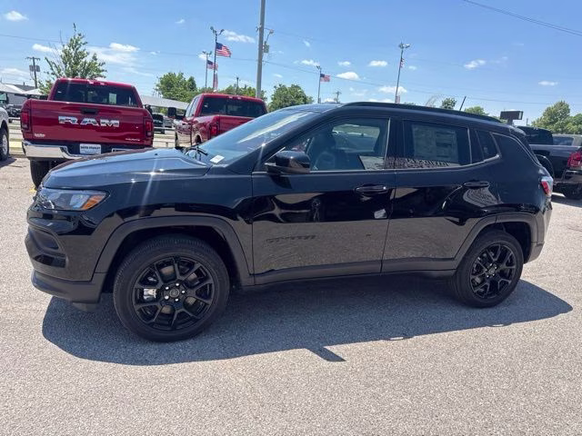 2026 Diamond Black Crystal Pearlcoat Jeep Compass Latitude 4X4 SUV