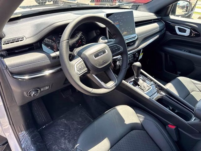 2026 Bright White Clearcoat Jeep Compass Latitude 4X4 SUV