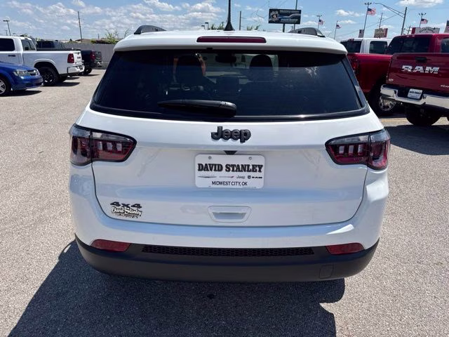 2026 Bright White Clearcoat Jeep Compass Latitude 4X4 SUV