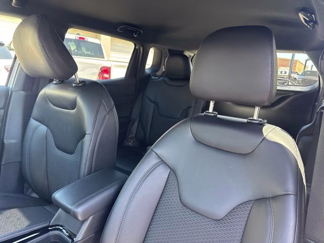 2026 Silver Zynith Metallic Clearcoat Jeep Compass Latitude 4X4 SUV