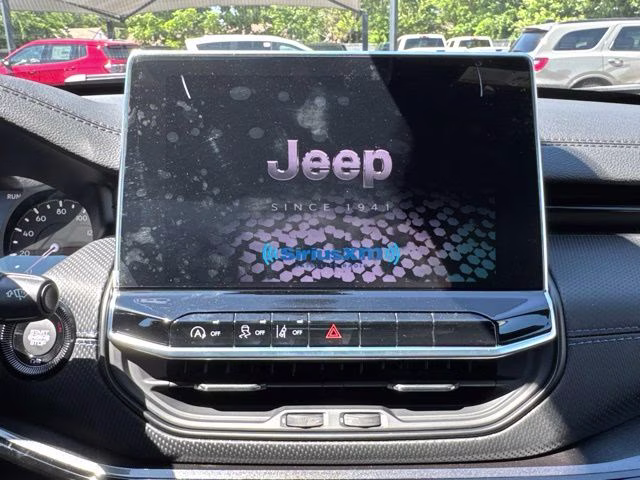 2026 Silver Zynith Metallic Clearcoat Jeep Compass Latitude 4X4 SUV
