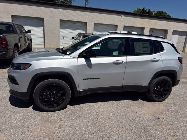 2026 Silver Zynith Metallic Clearcoat Jeep Compass Latitude 4X4 SUV