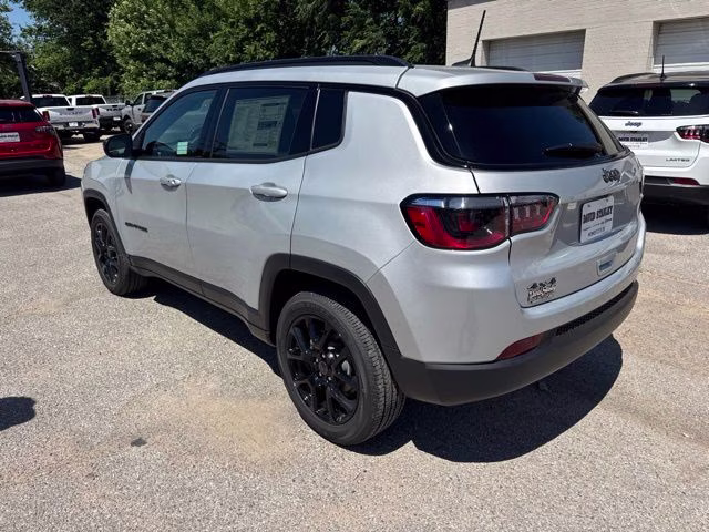 2026 Silver Zynith Metallic Clearcoat Jeep Compass Latitude 4X4 SUV