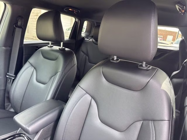 2026 Bright White Clearcoat Jeep Compass Limited 4X4 SUV