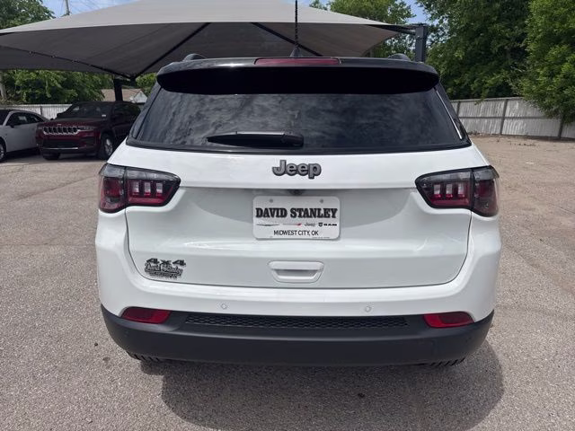 2026 Bright White Clearcoat Jeep Compass Limited 4X4 SUV