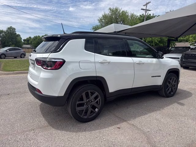 2026 Bright White Clearcoat Jeep Compass Limited 4X4 SUV