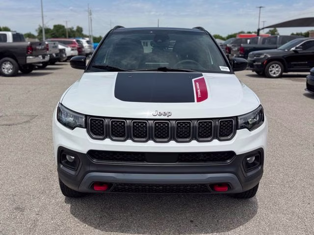 2023 Bright White Clearcoat Jeep Compass Trailhawk 4X4 SUV