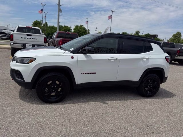 2023 Bright White Clearcoat Jeep Compass Trailhawk 4X4 SUV