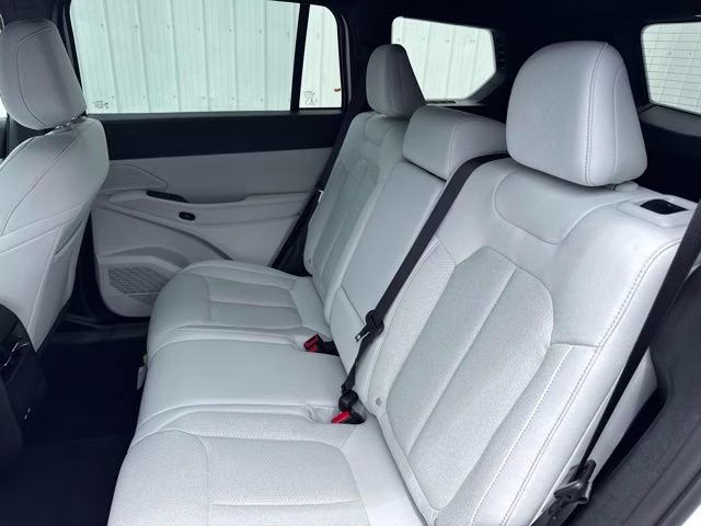 2026 Bright White Clearcoat Jeep Cherokee Laredo 4X4 SUV
