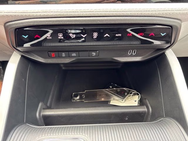 2026 Bright White Clearcoat Jeep Cherokee Laredo 4X4 SUV
