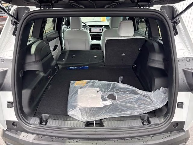 2026 Bright White Clearcoat Jeep Cherokee Laredo 4X4 SUV