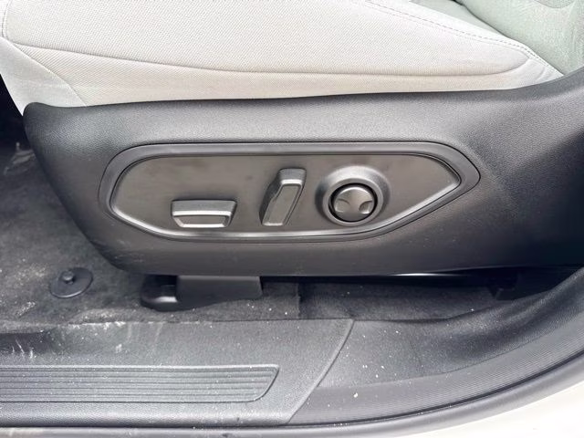 2026 Bright White Clearcoat Jeep Cherokee Laredo 4X4 SUV